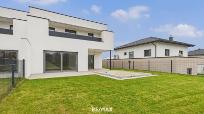 160 m² Erstbezug mit Pool und Klimaanlage