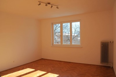 PRIVAT Sonnige 4 Zimmer Wohnung mit Balkon, zentrale Lage