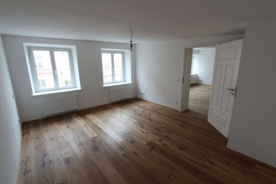 Wohnen im Zentrum von Dillingen! Kernsanierte 2,5 ZKB im 2. OG