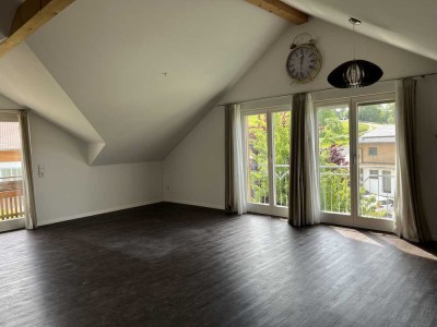 Neuwertige 4-Raum-Wohnung mit Balkon und Einbauküche in Heimenkirch