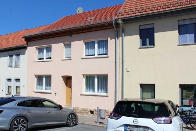 1-2 Familienhaus mit Einbauküche, Nebengelass, Garten, bezugsfrei