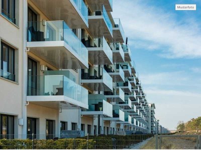 Provisionsfrei Etagenwohnung in 91056 Erlangen, Am Europakanal