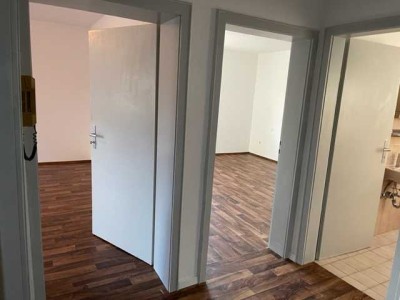 2-Zimmer-Wohnung im EG mit Balkon & Garage in ruhiger, grüner Lage