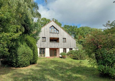 Traumhafte Landhaus-Villa mit parkähnlichem Flair