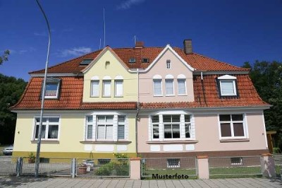 2-Familienhaus und Garage + provisionsfrei +