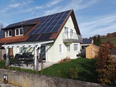 Familientraum - Sonnige Doppelhaushälfte mit Garten, Terrasse, Balkon, Garage und Stellplatz