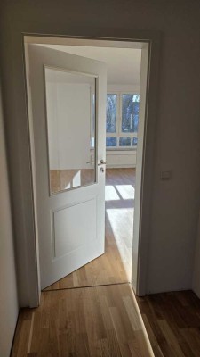 Helle 3-Zimmer-Wohnung mit Balkon, neuer Einbauküche nahe FS-Bahnhof