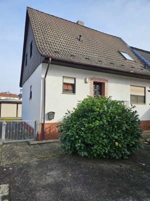Freundliches und gepflegtes 5-Zimmer-Einfamilienhaus mit EBK in Lorsch