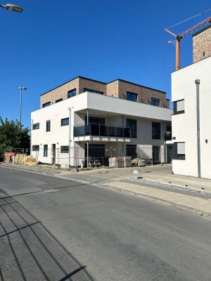 Neubau-Wohnung mit eigenem Eingang, Stellplatz und Garten im EG – Zentrum Versmold