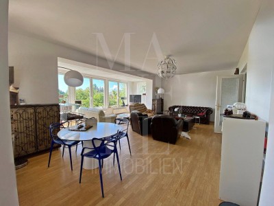 SCHÖNES EINFAMILIENHAUS MIT POOL, TOLLER BLICK, GARAGE, GARTEN
