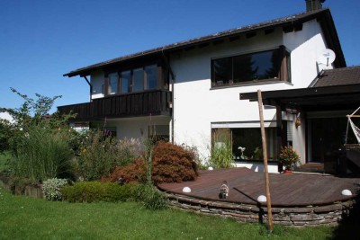 Ruhiges, lichtdurchflutetes Reihenhaus mit 4 Zimmern in Ainring mit S-Bahnanschluss in Gehdistanz