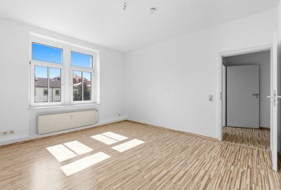 Helle 4-Raum-Wohnung mit Stellplatz in Dresden-Cotta!