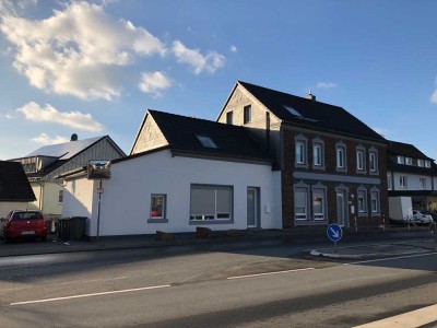 Neuwertige 2,5-Zimmer-DG-Wohnung mit EBK in Kürten Bechen