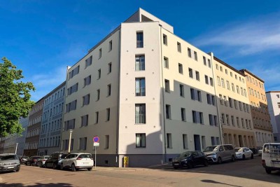 Aufzug, Fußbodenheizung, Wanne, Dusche, Balkon und EBK!
