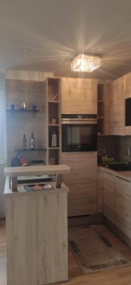 Dachgeschosswohnung neben U2 (100m) mit Balkon privat zu vermieten, 49m2 und möbliert ab 15.5.2025