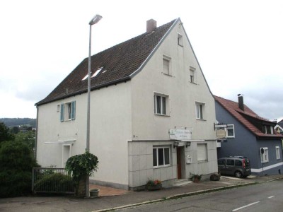 Zweifamilienhaus mit Gewerbe