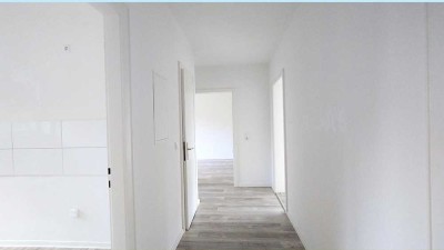 3 ZIMMER | FRISCH SANIERT | BALKON | ZENTRAL | NORDSEELUFT