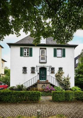 Stilvolle 2,5-Raum-Wohnung mit gehobener Ausstattung und Einbauküche in Koblenz