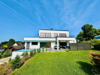 Luxuriöses Einfamilienhaus mit Sauna, Außenpool und Smart Home Technologie