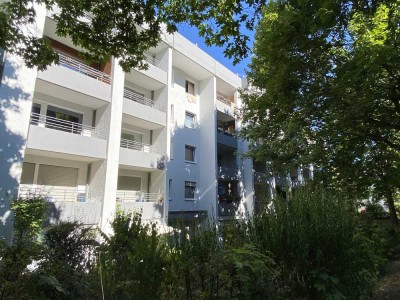 Renovierte 2-Zimmer-Wohnung mit großer Dachterrasse (48) in Bonn (Auerberg)
