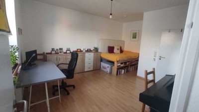 Helle 1-Zimmer-Wohnung (möbliert) mit Küche und Bad zur Zwischenmiete (März bis Juni)