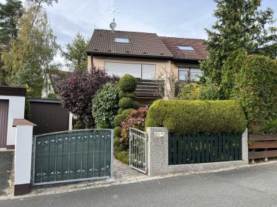 Gepflegtes Reiheneckhaus in Weiherhof Haus mit Garten und Garage