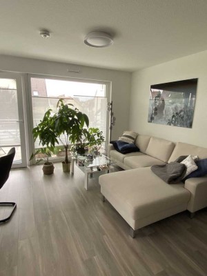 Großzügige 2 Zi.-OG  Wohnung (barrierefrei) mit Balkon und TG-Stellplatz!