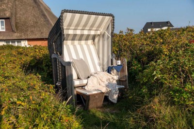 Hochwertige Zwei-Wohnung mit Meerblick und Strandkorbkuhle, inkl. TG-Platz