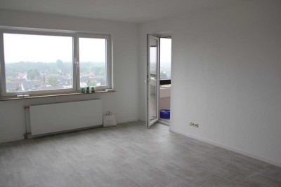 Wohnen mit traumhaftem Ausblick, renovierte 3 Zimmer-Wohnung