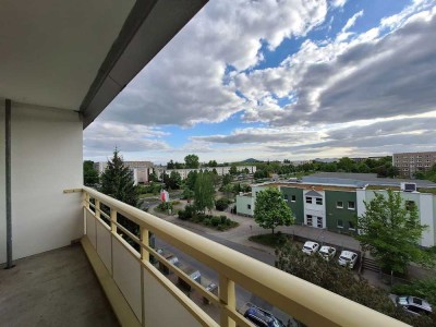 Sommerlicher Balkon - frisch renovierte Wohnung!