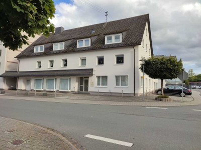 Erdgeschoss-Wohnung mit Balkon /Stellplatz in Netphen EKZ Bereich