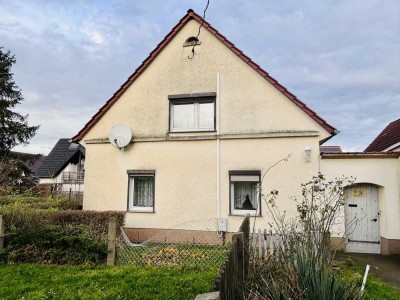 Reserviert - Einfamilienhaus mit viel Nebengelass zum entwickeln