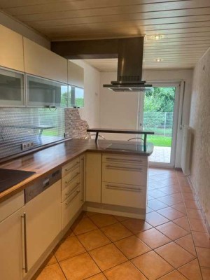 Einziehen und Wohlfühlen ! Helle 3 ZKB-Wohnung mit Einbauküche!