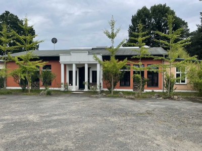 Bezauberndes Einfamilienhaus im mediterranem Stil am See