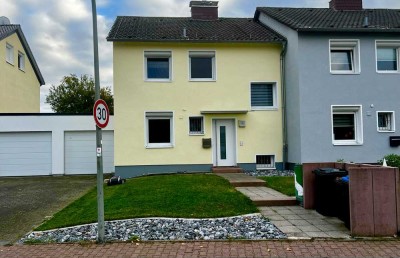 Exclusive, vollmöblierte Doppelhaushälfte mit 4 Zimmern und Stellplatz in Usingen