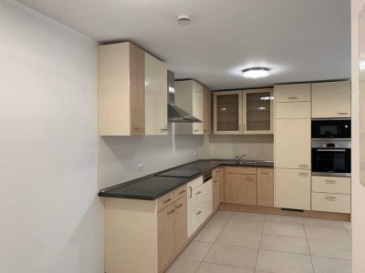 Neuwertige 2,5-Raum-Wohnung mit Terasse und Einbauküche in Leinfelden-Echterdingen