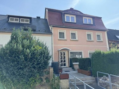 WUNDERVOLLES REIHENMITTELHAUS MIT BLICK AUF DAS ELBSANDSTEINGEBIRGE