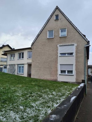 Teilsaniertes Mehrfamilienhaus zentral in Bad Meinberg