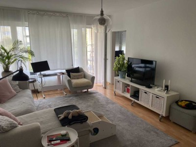 Von privat: Sonnige 2-Zimmer-Wohnung mit SW-Loggia & EBK, 70 m², 1. OG, Bad Soden NH
