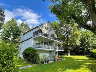 Wunderschöne 2 Zi-Maisonette-Wohnung im Grünen, teilmöbliert,EBK,2 Balkone.