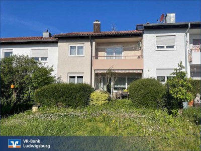In ruhiger Ortsrandlage: Gepflegtes 1-Familienhaus mit Garten, Balkon und Garage