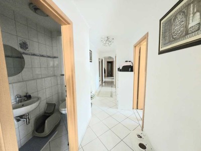 4,5 Zimmer mit Balkon und Tiefgarage - Zentrale Lage trifft Wohnkomfort