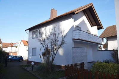 Einzugsbereites Einfamilienhaus mit Garten