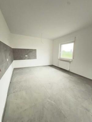 Sanierte Wohnung (80 m²) mit großer Wohnküche & 2 Schlafzimmern