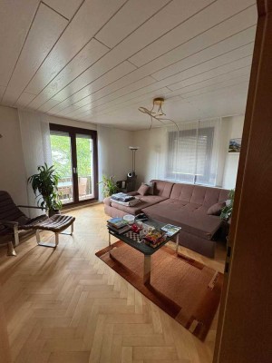 Attraktive 2-Zi-Wo mit Balkon und Rosengartenblick  zu vermieten – Ideal für Einzelpers. (befristet)