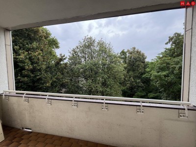 Herbstaktion erstes Monat mietfrei! Lichtdurchflutete 2-Zimmer-Wohnung mit Loggia – ab sofort beziehbar