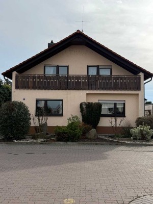Einfamilienhaus mit 7 Zimmern und Garage in Rödersheim-Gronau