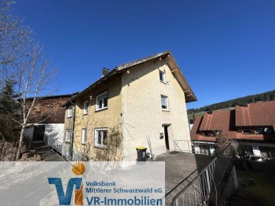 Zweifamilienhaus in zentraler und doch ruhiger Lage in Schonach – Vielseitige Nutzungsmöglichkeiten!