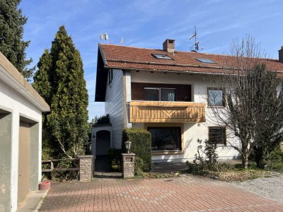 Doppelhaushälfte/Mehrfamilienhaus in Rückholz mit Garage