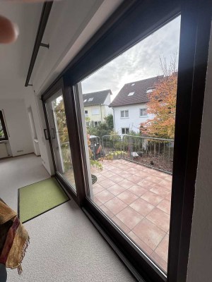 Helle 5,5-Zimmer Wohnung in freistehendem Zweifamilienhaus mit Balkon in Wiesloch